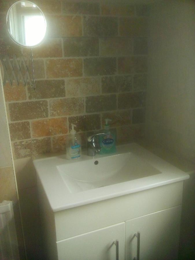 The Principality 2 Singles Bedroom Cardiff Eksteriør bilde